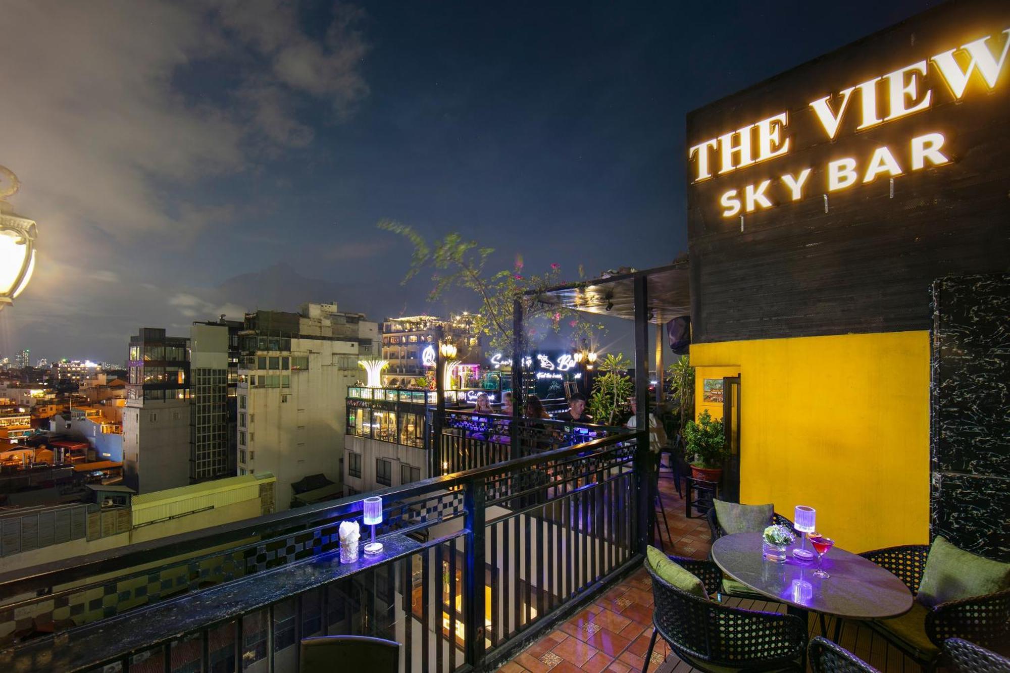 Trangtrang Premium Hotel & Sky Bar Hanoi Exterior photo